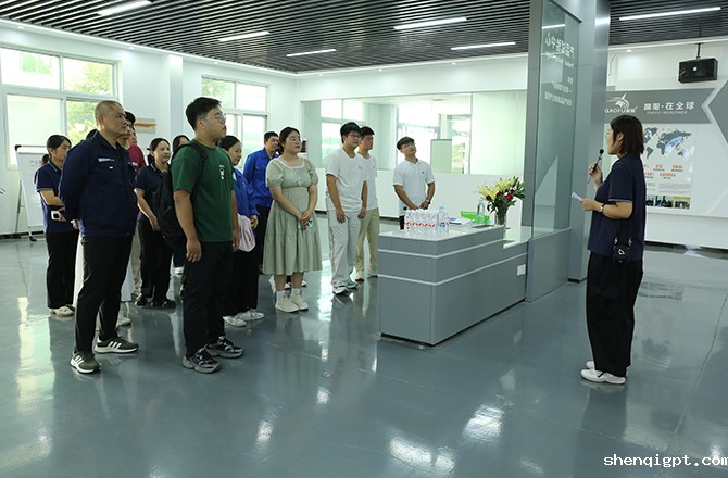 高服2025年“金榜题名・梦想启航”助学活动圆满举行